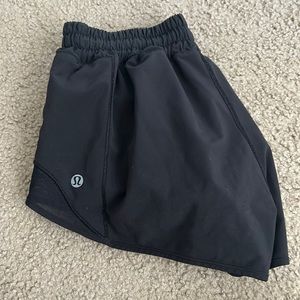 lululemon 2.5 inch hotty hots